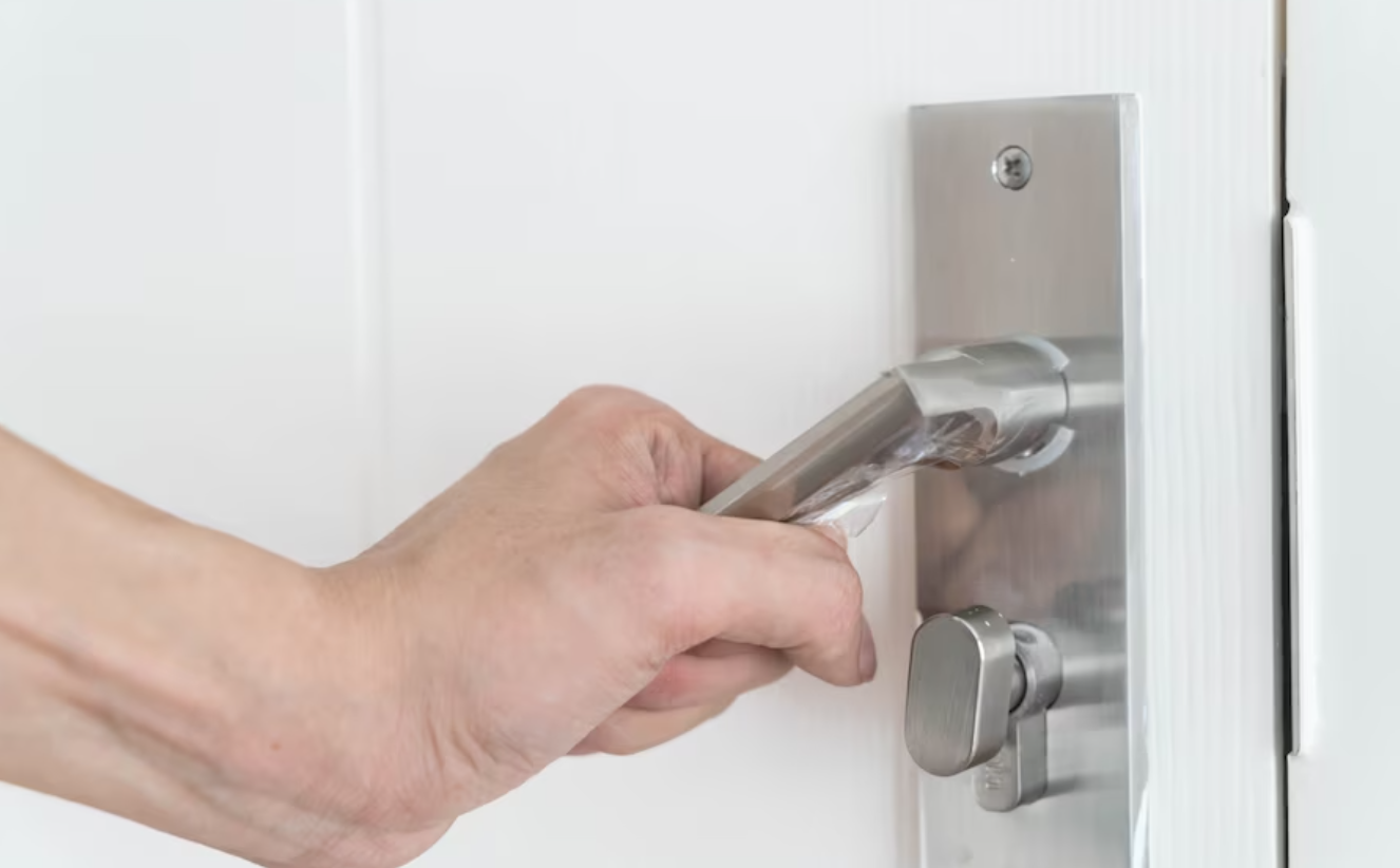 cara memasang handle pintu minimalis