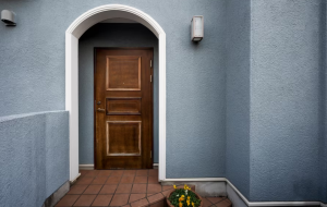 pintu spanyol minimalis